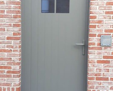 Aluminium achterdeur in cottage stijl